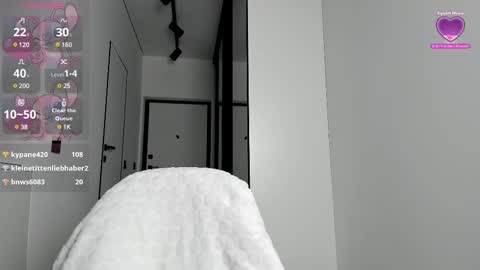 LILY online show from February 25, 2025, 8:30 pm