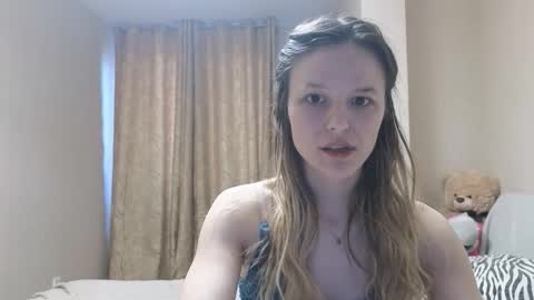 lily_and_jake online show from December 15, 2025, 7:12 am