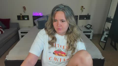 Snapshot of lily_bel chatting on May 29, 2026, 1:14 am Lily online show from May 29, 2026, 1:14 am