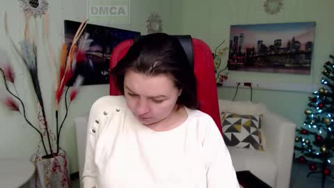 Lily online show from December 16, 2025, 6:07 am