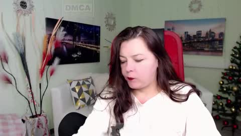 Lily online show from December 19, 2025, 8:32 am