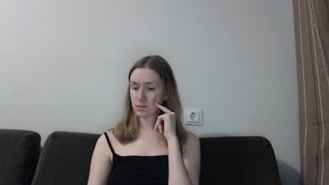 Snapshot of lily_love_x chatting on July 15, 2026, 11:10 pm lily_love_x online show from July 15, 2026, 11:10 pm
