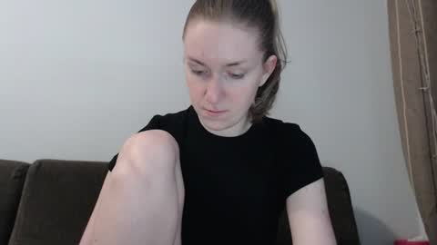 Snapshot of lily_love_x chatting on July 23, 2026, 5:27 am lily_love_x online show from July 23, 2026, 5:27 am