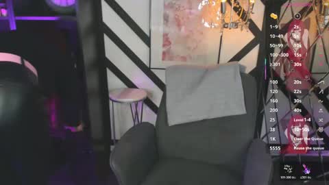 Lily online show from May 10, 2026, 2:33 pm