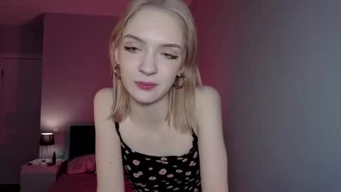 Lily online show from February 4, 2026, 9:42 pm