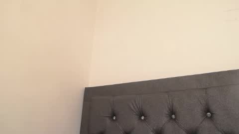 Lily Roberts online show from February 13, 2025, 6:05 pm