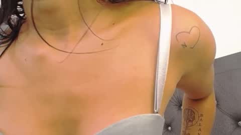 Lily Roberts online show from February 23, 2025, 5:50 pm