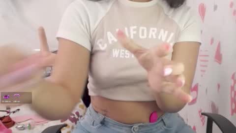 Lily Roberts online show from November 5, 2025, 4:51 pm