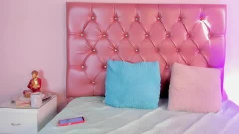 Snapshot of lily_rose0 chatting on April 8, 2026, 9:26 pm lily_rose0 online show from April 8, 2026, 9:26 pm