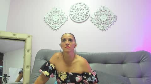 lily_rose0 online show from May 1, 2026, 9:30 pm