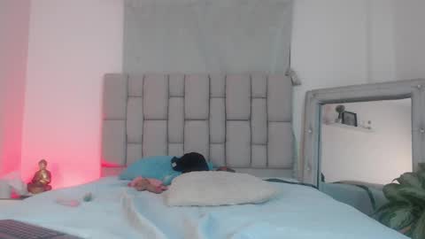 lily_rose0 online show from May 27, 2026, 1:57 am