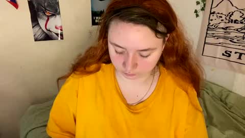 Snapshot of lily_shamy chatting on December 9, 2024, 10:00 am Alice online show from December 9, 2024, 10:00 am