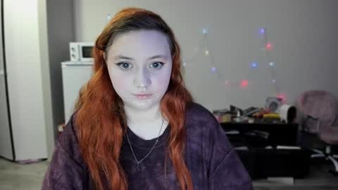 Snapshot of lily_shamy chatting on December 18, 2024, 6:35 pm Alice online show from December 18, 2024, 6:35 pm