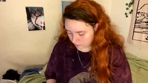 Snapshot of lily_shamy chatting on December 22, 2024, 8:38 am Alice online show from December 22, 2024, 8:38 am