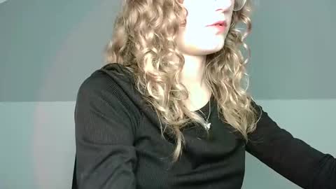 Snapshot of lily_tayberry chatting on September 9, 2025, 3:11 pm small lily online show from September 9, 2025, 3:11 pm