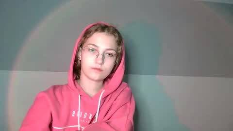 Snapshot of lily_tayberry chatting on September 30, 2025, 7:13 am small lily online show from September 30, 2025, 7:13 am