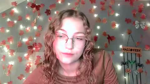 Snapshot of lily_tayberry chatting on October 13, 2025, 1:11 pm small lily online show from October 13, 2025, 1:11 pm