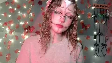 Snapshot of lily_tayberry chatting on October 21, 2025, 3:13 pm small lily online show from October 21, 2025, 3:13 pm