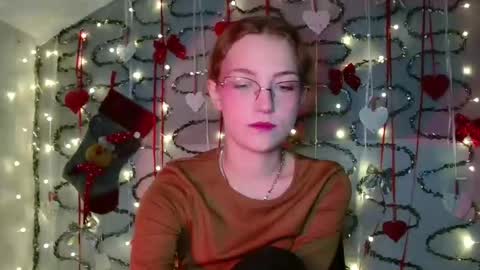Snapshot of lily_tayberry chatting on November 19, 2025, 6:08 pm small lily online show from November 19, 2025, 6:08 pm