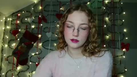 Snapshot of lily_tayberry chatting on November 28, 2025, 6:21 pm small lily online show from November 28, 2025, 6:21 pm
