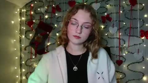 Snapshot of lily_tayberry chatting on January 8, 2026, 6:10 pm small lily online show from January 8, 2026, 6:10 pm