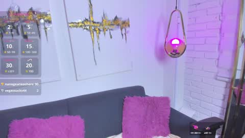 lily_waist online show from February 7, 2025, 2:15 pm