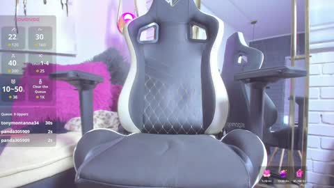 lily_waist online show from February 8, 2025, 2:16 pm