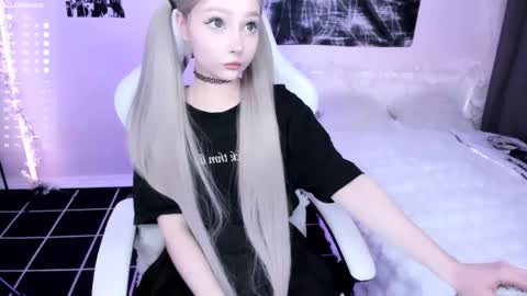 Lily online show from April 27, 2026, 9:24 pm