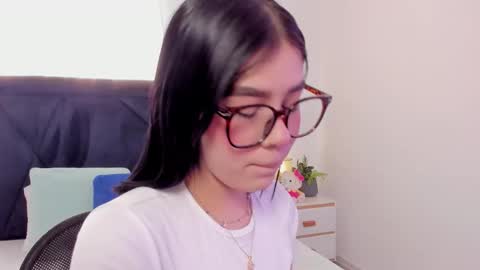 LilyWoodz online show from February 8, 2026, 2:53 pm