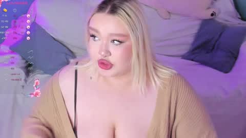 Lily online show from February 19, 2025, 1:50 pm