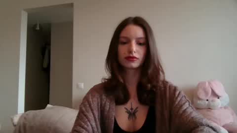 lilycandy_ online show from October 15, 2025, 9:09 am