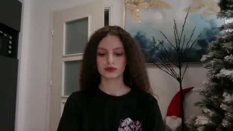 lilycandy_ online show from January 17, 2026, 9:36 am