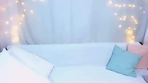 lilydavisss online show from March 16, 2026, 2:39 am