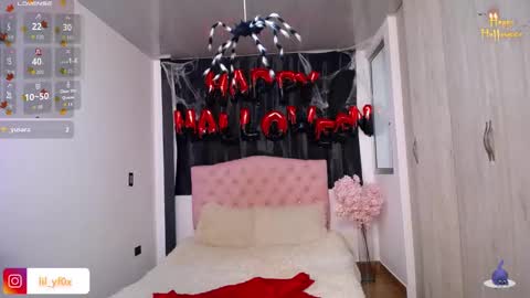 lilyfox23 online show from October 29, 2025, 1:46 pm