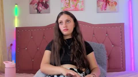Lily online show from September 20, 2025, 5:36 pm