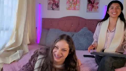 Lily online show from September 24, 2025, 1:03 pm