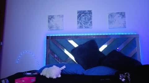 Lily online show from October 20, 2025, 3:29 am