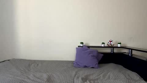 Snapshot of lilykissyou00 chatting on January 18, 2026, 5:44 am Lily and Liam online show from January 18, 2026, 5:44 am