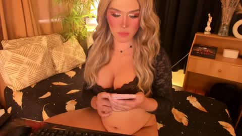 Snapshot of lilymonstercock chatting on May 29, 2026, 5:16 am IM YOUR TRUE GODESS Lilymonstercock online show from May 29, 2026, 5:16 am