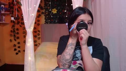 lilymoon_018 online show from May 11, 2026, 1:17 pm
