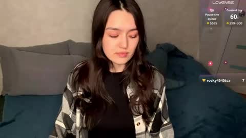 Lily online show from April 6, 2026, 4:52 pm