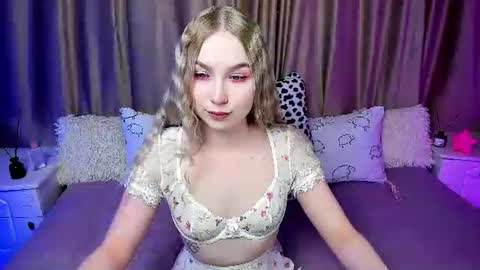 Snapshot of lilystarlight chatting on October 3, 2025, 3:47 am Lilian online show from October 3, 2025, 3:47 am