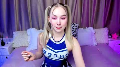 Snapshot of lilystarlight chatting on October 13, 2025, 4:23 am Lilian online show from October 13, 2025, 4:23 am