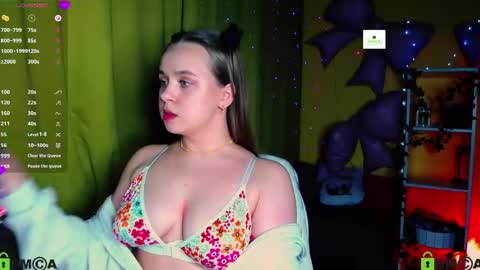 Lily online show from April 19, 2026, 6:32 pm