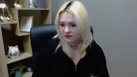 Lily online show from February 3, 2026, 8:52 am