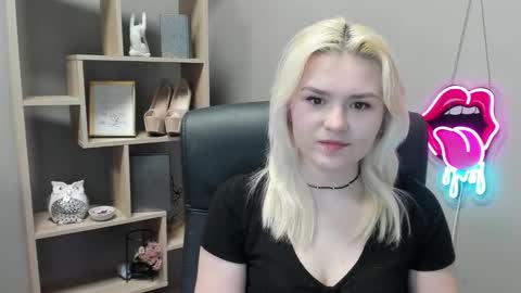 Lily online show from February 25, 2026, 2:48 pm