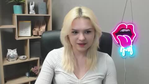 Lily online show from February 28, 2026, 7:42 am