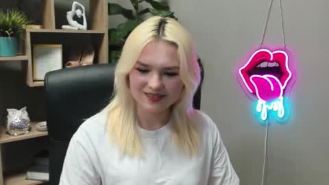 Lily online show from March 5, 2026, 3:08 pm