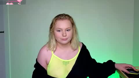 lime cat online show from September 19, 2025, 1:07 am