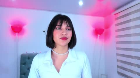  Lina Bedoya  online show from January 15, 2025, 2:46 pm